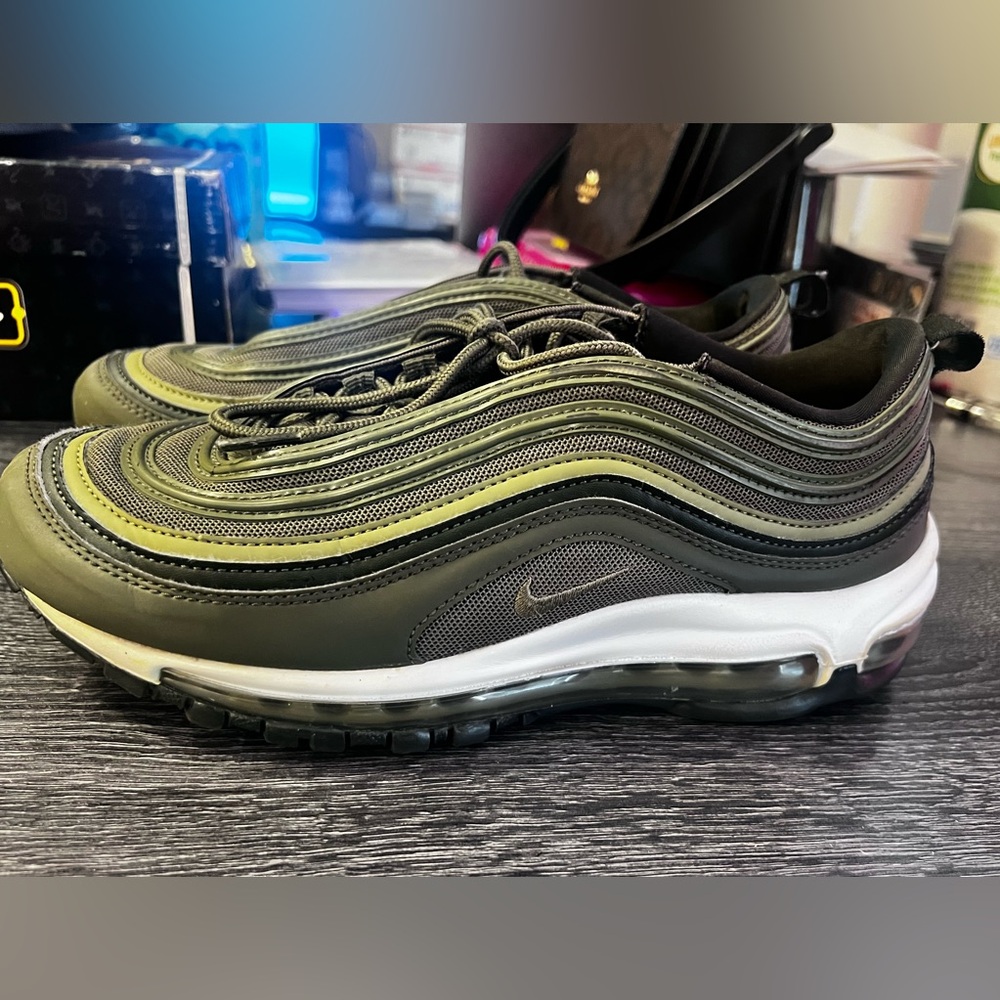 Women’s Nike Air Max 97 Olive Green Size 8.5